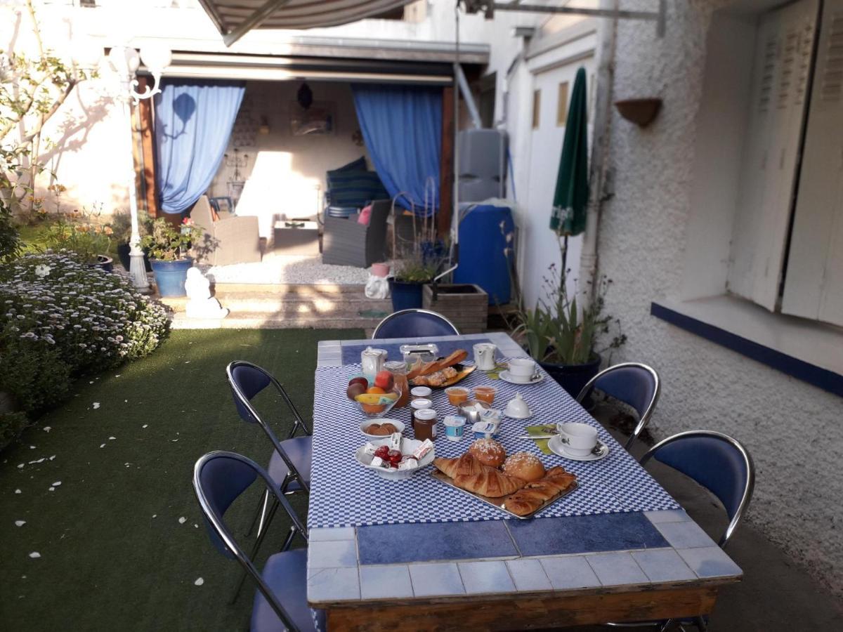 Le Jardin Fleuri Bed and Breakfast Saint-Nazaire  Exteriör bild