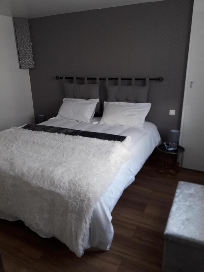 Le Jardin Fleuri Bed and Breakfast Saint-Nazaire  Exteriör bild